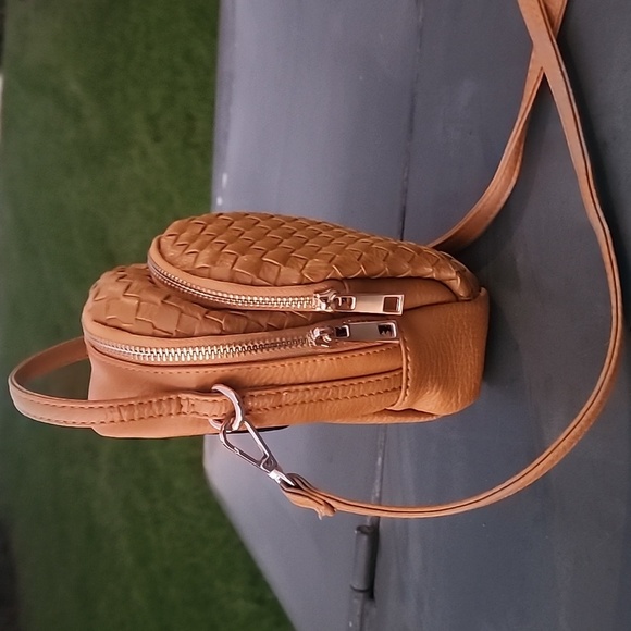 Mellow world Elegant Mustard Woven Crossbody FannyPack Bag - Picture 2 of 10